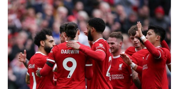 A feroz batalha pelos quatro primeiros lugares da Premier League A feroz batalha pelos quatro primeiros lugares da Premier League